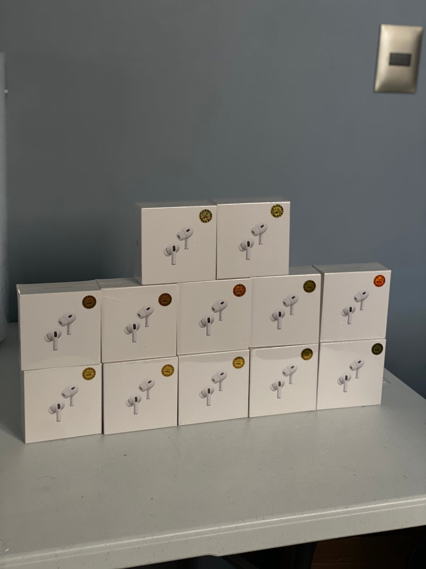 paquete 12 pzs de airpods pro 2 por $1500