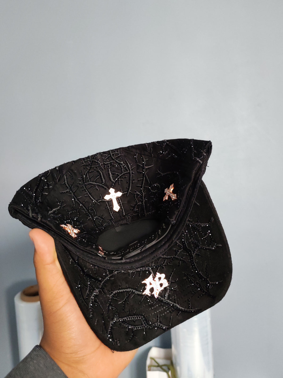 AB Hats modelo NY Thorned 24K Rose Gold